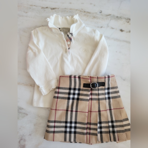 Burberry Outfit - Picture 1 of 2